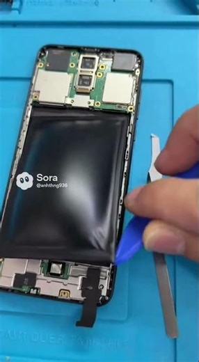 Pin điện thoại phồng rất nguy hiểm, hãy thay ngay khi thấy pin có thời lượng sử dụng giảm, nóng máy.