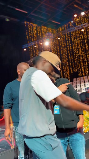 388K views · 28K reactions | Tem sido uma semana exaustiva e muito praserosa . Estamos nos preparando para um dia inesquecível. Amanhã , com toda a certeza do mundo não teremos uma final , teremos a oportunidade de juntar todas as nossas saudades e desejo de assistir um grande concerto . Preparem-se pq o Unitel Estrelas ao Palco mudará para sempre o jeito como assistes tv . ❤️‍ | Anderson Mario | Facebook