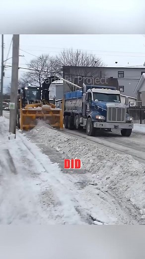 Removing snow in Canada 🇨🇦 | Particle Project
