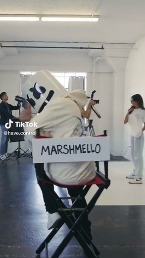 MARSHMELLO Reveals His True Face | DJ Marshmello Mask Off