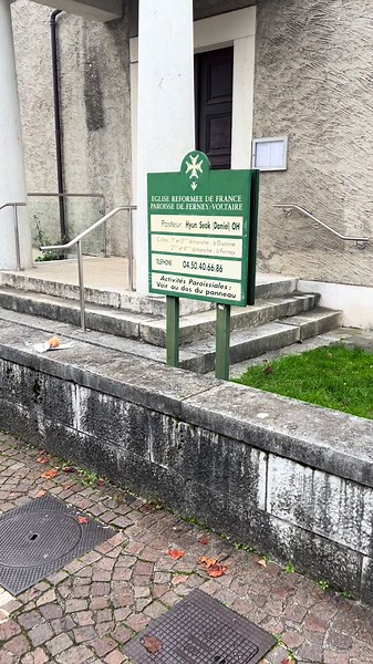 Découvre l’église réformée de Ferney-Voltaire ⛪️ Un lieu emblématique du patrimoine local, chargé d’histoire et de sérénité 🕊️ #FerneyVoltaire #EgliseReformee #Patrimoine #Culture #HistoireLocale