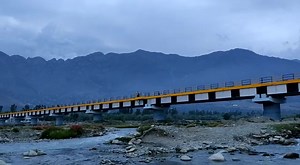 35K views · 308 reactions | Guess the location of bridge and in which district it falls Video by.. Rafiq baba | Mobile bazaar Srinagar | Facebook