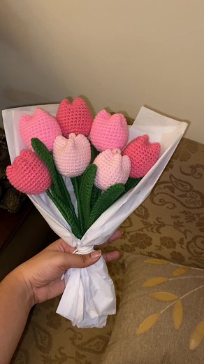 Beautiful Crochet Tulip Bouquet Tutorial