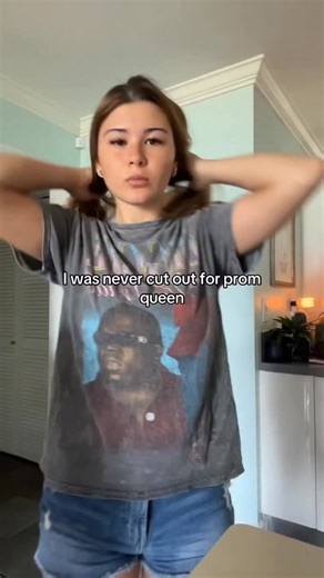 Alorah Ziva on Instagram: "Link to my free discord in bio or DM for 1:1 . . . . . . #Transformation #newyearnewme #glowup #zahloria #looksmaxxed"