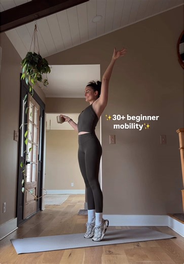 Dear 30 year olds, If 10 Things I Hate About You is a vintage movie, it’s probablyyyyy time you start a mobility practice. 🤭 Listen, I don’t make the rules!! But I do make bite-sized workouts you can do absolutely anywhere in your cozy home: ✨3x30 sec rocking lunge ✨3x30 sec gators ✨3x30 sec lateral glide w// reach ✨3x30 sec seated spinal rolls ✨3x30 sec seated internal/external rotation ☕️ if mobility is a part of your 2026 goals, LINK IN BIO to access a free week of my all-levels 30 program
