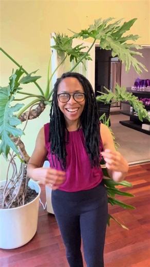 Hey y’all, it’s LaTonya Jackson — but y’all can call me TJ — the PAIN BOSS founder. 💛💜 I wanted to bring y’all another real PAIN BOSS testimony today from one of my clients… Mr. Fred. He’s a truck driver, so he’s climbing in and out that truck all day long, and it’s been rough on his knees. On top of that, he had rotator cuff surgery and hasn’t been able to sleep on that side for years. But after using PAIN BOSS? Mr. Fred said it right there in the video — ✔️ his knees moving better ✔️ getting
