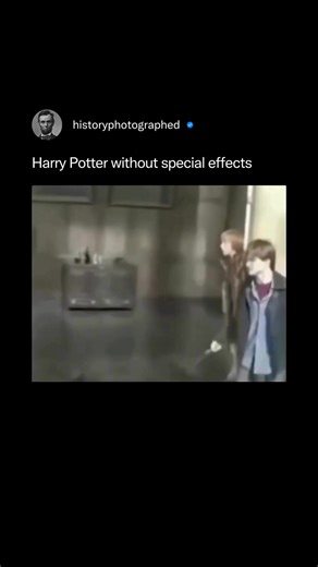 Without special effects, the Harry Potter films filmed on set featured actors performing mundane actions like waving wands at empty air or swinging on cranes in front of green screens. The extensive use of computer-generated imagery (CGI) transformed these basic actions and practical sets into the vast magical world of Hogwarts and its fantastical creatures. Credit: Warner Bros. Entertainment | History In Pictures