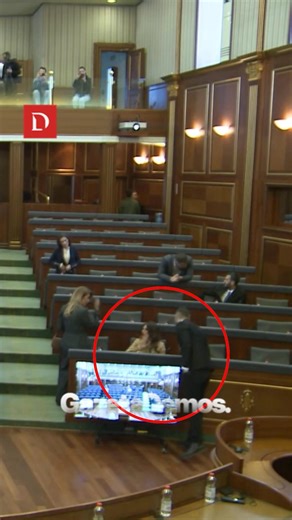 Momenti kur Fatos Geci tenton t’i flasë Vlora Çitakut pasi e ofendoi rëndë, ajo e injoron