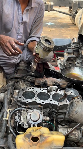 27K views · 369 reactions | How to Fit Pistons in Isuzu 4 Cylinder Diesel Engine | Mechanic Tips #IsuzuEngine #DieselMechanic #EngineRebuild #PistonFitting #Isuzu4Cylinder #TruckEngine #MechanicTips #EngineAssembly #DieselPower #WorkshopLife #TruckRepair #EngineMaintenance #IsuzuDiesel #MechanicLife #DIYMechanic | Skills man | Facebook