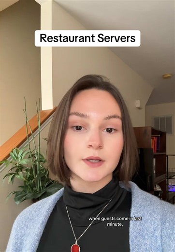 If you want to guarantee you’re off at a specific time, a tipped position like serving might not be the right fit, and that’s okay👌🏼 But if you choose to be a server, part of the job is understanding that guests don’t run on our schedule ⏰ You don’t have to be thrilled when someone walks in last minute. But you do need to give them a good experience ✅ No rushing. No attitude. No making them feel ridiculous for coming in. Hospitality means going above and beyond for others, even when it’s incon
