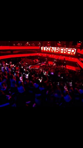 Justin Bieber's Live Performance of Mistletoe