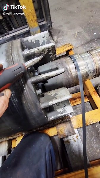 #fyp #foryoupage #electrical #maintenance #mechanic #electrician #engineering #engineer #electric #repair #motor #tesla #rebuild #torque #horsepower