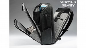 堪稱地表最強多功能背包！ The most functional everyday backpack! Over US$2M funded in Kickstarter! 超強收納，幾乎適合每個人使用！Smart storage system almost suitable for everyone! Order now at: https://www.storminggravity.com/products/nomatic-backpack-and-travel-pack General Feature: - Over 20 pockets, smart storage system 超過20種收納設計 - Innovative Zip, open from all direction 特別拉鍊設計，任何角度方便取得物品 - Cord pass hole for charging 超方便充電口設計 - Magnetic Bottle Pocket 磁吸水瓶袋 - Standable Backpack 隨地保持站立，保持包內物品整齊 - Retractable Key chain 彈回