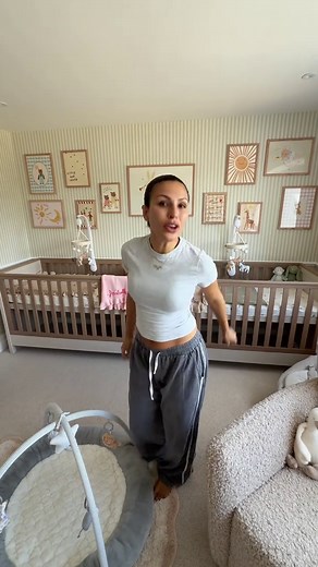 The room you’ve all been waiting for … the twins nursery!🍼💖 We loved the Harwell Range so much when Reggie was a baby- was so impressed how everything still looked and worked like brand new so we decided to up-cycle Reggie’s old furniture & just double up! Economical queens🌱💁🏽‍♀️ @Mamas & Papas UK have soo much amazing variety there really is furniture no matter your style or budget! AD #mamasandpapas