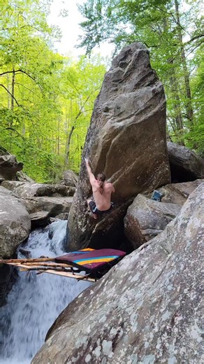“Straight thru the landing!” From Chance Williams . Follow @whippermedias for more rad action! Visit whippermedia.com for daily falls . Have a whipper clip? Email us to share . #whipper #sportclimbing #boulder #dws #mountains #climbing #bouldering #rockclimbing #river #climb #hiking #tradclimbing #mountain #passion #climber #climbinglife #escalada #boulder #weather #outdoors #europe #mountaineering #wow #training #memes #falling #sport | Whipper Media