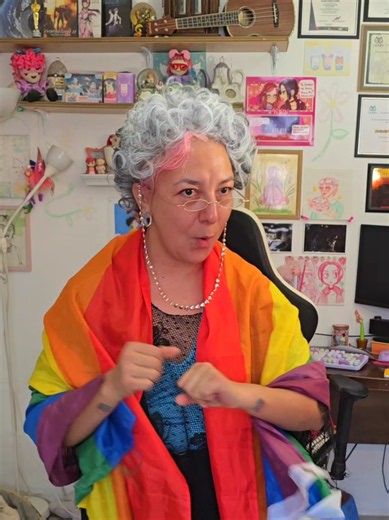 Asi voy a ser en junio 👵 #fridaaraujo #comedia #viejita #junio #pride | frida
