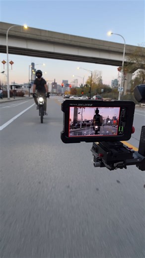 Behind the scenes of filming rolling shots on an iPhone using a @Beastgrip cage 😤🎥📱 #filmmaking #cameragear #iphonefilmmaking #newtech #dji #iphone16 #shotoniphone #iphonefilmmaking #cameragear