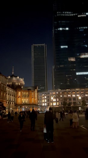 Historic Tokyo Station, opened in 1914, blends Western and Japanese architecture, serving as a major transportation hub in Tokyo. #tokyostation #tokyojapan #winterbreak #culturalexposure #TeacherTrainingProgram | Saturn Sensei 先生