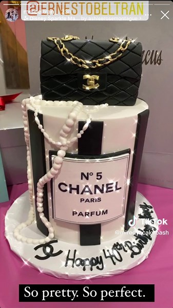 We are hiring!! Looking for a talented cake decorator to join our team. Have the skills, passion and creativity? We can’t wait to hear from you. Send resume and portfolio to contact@cakebashstudio.com #baker #cakedecorating #cake #bakery #dessert #hiring #entrepreneur #boss #latina #joy #makingmydreamshappen