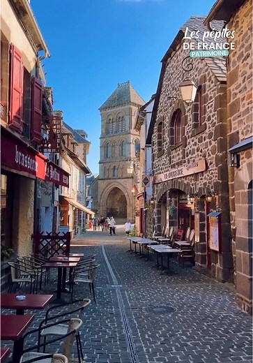 Découvrez Salers, joyau du Cantal