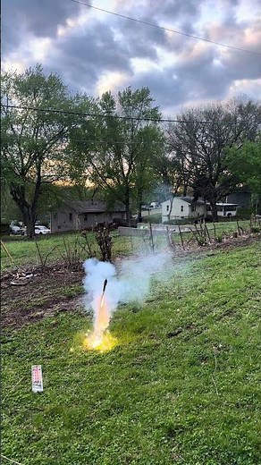 STROBE Rocket 🚀 🧨 #fireworks