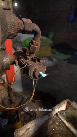 Smartest Workers on Instagram: "From Raw Rubber to Flexible Tubing: Want to See How It’s Done?"