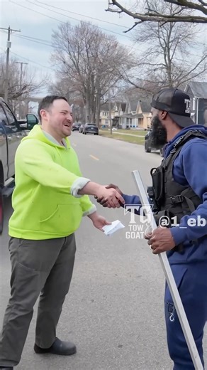 I was trying to give this guy some game 🐐 #repo