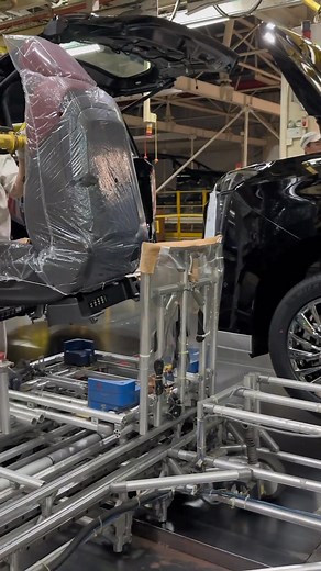 887K views · 13K reactions | #AutomotiveIndustry #FutureOfCars #ElectricVehicles #EVRevolution #ConnectedCars #CarTechnology #AutonomousDriving #MobilityFuture #CarNewsDaily | Auto innovators | Facebook