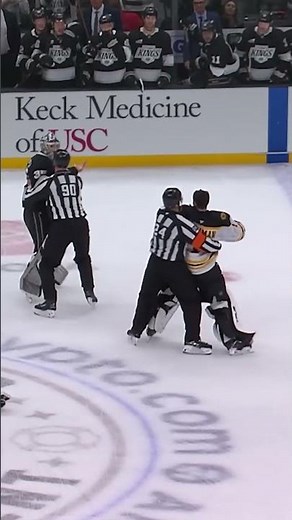 Kuempers FLARING for the goalies tonight 😡