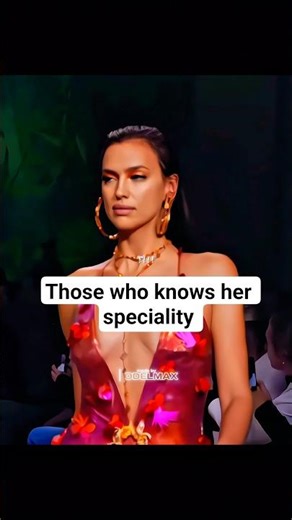 Irina Shyak walked for Versace SS 2020 ✨...#fashion #runway #irinashayk #shorts #model