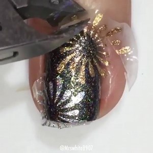 Fireworks nail design By: @mrswhite8907 | MetDaan Nails