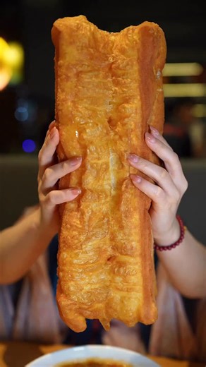If you know, you know 😮‍💨 But this time we took Chef Tian’s giant youtiao to the NEXT level with sweet and savoury toppings 👀 Crispy outside, fluffy inside, and honestly one of the most fun shareable bites at Chef Tian. Are you team sweet or savoury? #VancouverFood #giantdonut #ChineseFood #cheftian #youtiao | Henry Yuen