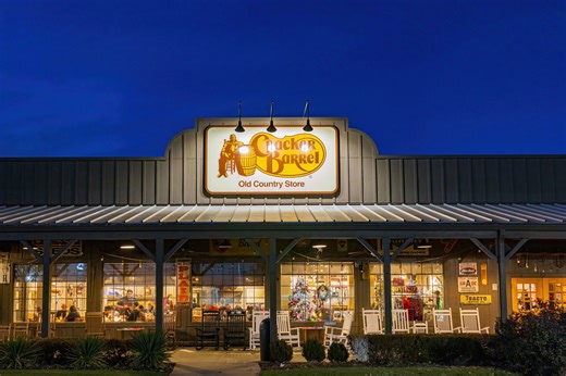 Cracker Barrel guests find emotional sign on door confirming its exit 15 years later