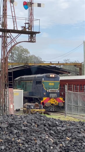 A bit of English Electric at the Queensland Pioneer Steam Railway (QPSR) #dieselpower #trainspotting #railways | Kane’s Trains