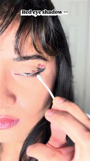 Valentine's series 🥰 | Red eye shadow hack ❤️❤️ #redeyemakeup #trending #valentinespecial