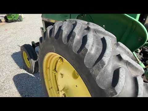 John Deere 2240 Utility Tractor
