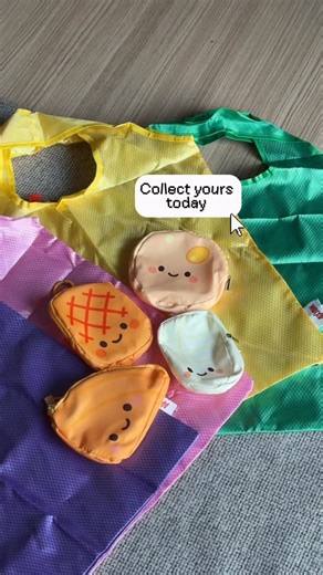 lynette lee | ugc, lifestyle, foodie! on Instagram: "CNY unboxing but make it cute 🧧✨ Loving this Ong Cookie eco bag — especially the mini blind box space inside 👀 You can get it when you purchase any Colgate-Palmolive Home Care products at any major hypermarket or supermarket. Stay tuned for more festive drops at @softlanmalaysia @colgate_malaysia 💛"