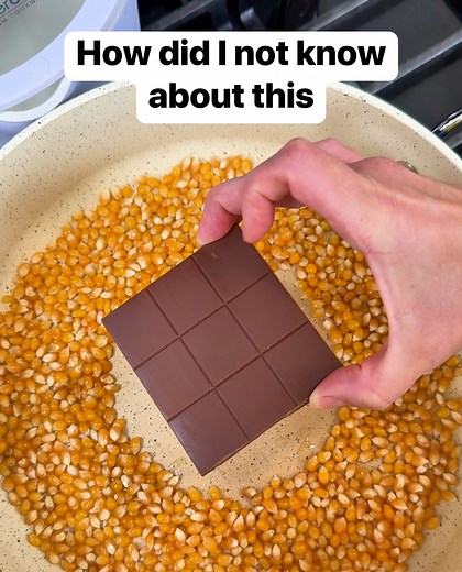 849K views · 3K reactions | Easy chocolate popcorn Liz combines popcorn and chocolateon a bed of coconut oil to make a yummy chocolate popcorn snack. Be sure to oil generously and mix and shake often to prevent sticking. This original video was produced by Network Media LLC,Life with Coco, and Liz & Jeff. #popcorn #chocolatelover #snacks #sweetandsalty | Home Hacks & Easy Snacks | Facebook