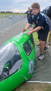 Pedal power 🏎️🚲 Students from around the state unleashed their inner race car driver at the WA Pedal Prix meet last weekend. Competing teams raced around the circuit in recumbent tricycles, in a showcase of their STEM brilliance and physical fitness. Learn more about the competition on our website 👉 https://bit.ly/3VTBDpc | Education WA
