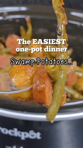 Crock Pot Swamp Potatoes 🥔 Easy Sausage & Green Beans Dinner! #Shorts