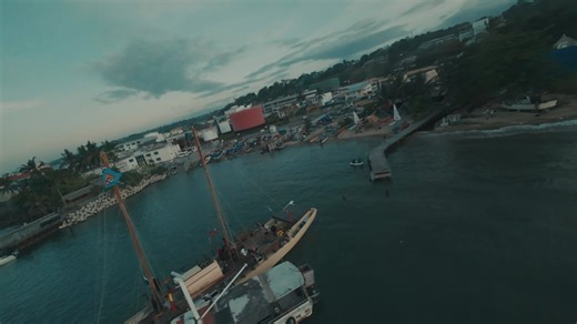 Uto ni Yalo is a traditional double-hulled Fijian sailing canoe (a drua), built as part of the Pacific Voyaging revival movement. Its name means “Heart of the Spirit” in Fijian. Resting here in Honiara after sailing from Fiji for the PIF | Tekpiksapasifika