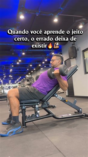 Rosca 45° no banco Bíceps braquial •Cabeça longa mais recrutada) •Cabeça curta
