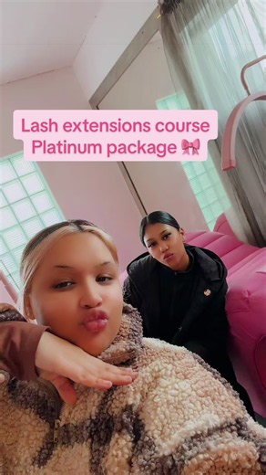 Today’s class was all about mastering lash extensions! 🎀 Our Refined Lash Extensions Course is R4000 (KIT INCLUDED) and is designed to teach you everything you need to know from the very foundation of lash artistry to creating beautiful, long-lasting sets. ✨ In this course you’ll learn: • Classic Lash Extensions • Hybrid Lash Extensions • Volume Lash Extensions • Client consultation & lash mapping • Isolation, placement & retention • Styling, aftercare & safe removal • Business tips to help you