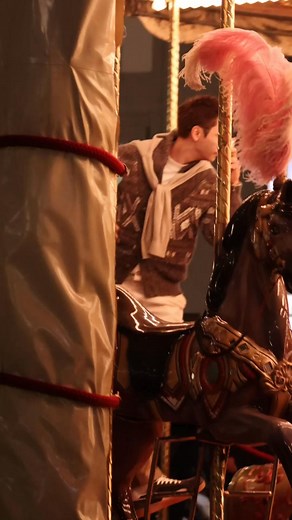 96K views · 2.3K reactions | William Chan, Johnny Huang, and Wang Anyu ride the carousel in Florence, Italy.​ 陈伟霆 和黄景瑜 王安宇坐旋转木马，意大利录制录制《现在就出发3》路透 #陳偉霆 #WilliamChan #陈伟霆 #actor #fashion #cdrama #lovesambition #许我耀眼 #陈伟霆许我耀眼 #九门 #TheTreasuredBajiaBook #mysticnine #Italy | 陈伟霆陳偉霆資訊Williamchandata Fanpage | Facebook