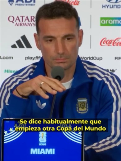 El director técnico de Argentina, Lionel Scaloni, aseguró que su selección llega ilusionada al inicio de la fase de eliminación directa de la Copa del Mundo, aunque advirtió que cada partido será más exigente. El estratega pidió respeto para el rival en turno y señaló que los encuentros de esta etapa suelen ser muy parejos. Antes de hablar del torneo, Scaloni expresó sus condolencias a las familias de unos jóvenes fallecidos en un poblado cercano a su lugar de origen. #Latinus #InformaciónParaTi