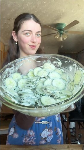 the BEST cucumber salad 🥒✨ #easyrecipe #healthyrecipes #foodie