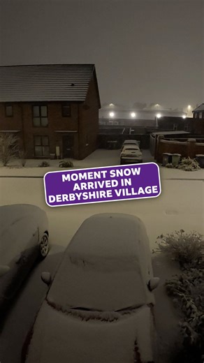 This is how the picture changed over two and a half hours in the Derbyshire village of Leabrooks last night ❄️ . . . #Derbyshire | BBC Derby