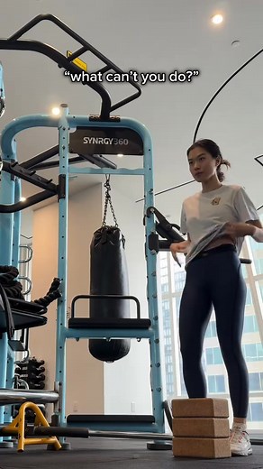 can't do pistol squats on the left leg 😔 #workout #Fitness #fitnessmotivation #gym #fitnessgirl #modellife #squats | Akanemsko.official