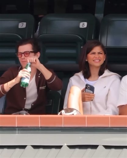 Tom Holland’s journey didn’t begin in Hollywood but in the small theaters of England, where a twelve-year-old boy stepped onto the stage for Billy Elliot the Musical with a heart pounding harder than the orchestra drums. Born in Kingston upon Thames, Tom wasn’t born into connections or privilege—just raw determination and a love for performing. While others doubted, he pushed himself, proving that passion could outshine circumstance. That night on stage, he wasn’t just acting; he was announcing 