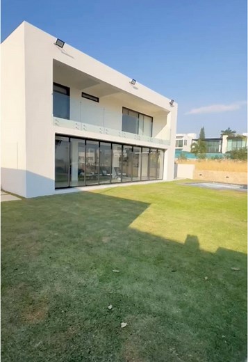 Una residencia Nueva Para ti con Vista panorámica! Tenemos un amplio catálogo de Propiedades! #panoramica #housetour #arquitectura #lomasdecocoyoc #swimmingpool #residencia #roofgarden #jacuzzi